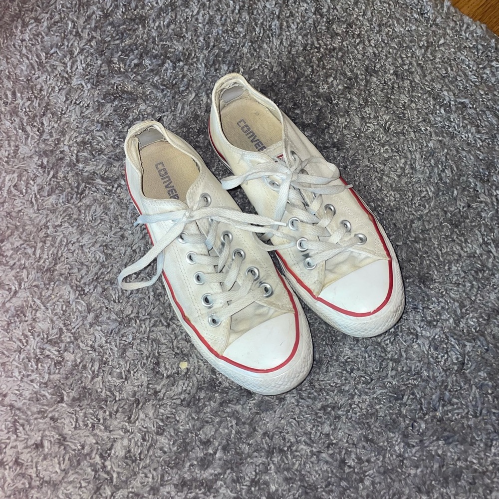 Size 8 white converse